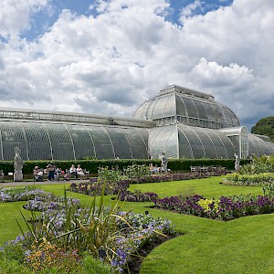 The Palm House at Kew Gardens (Photo by Diliff)