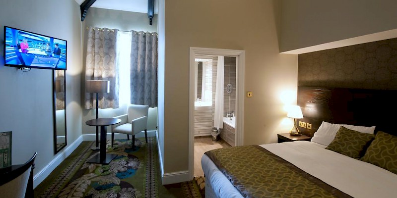 A bedroom, The Kings Head Inn, Salisbury and Stonehenge (Photo courtesy of the hotel)