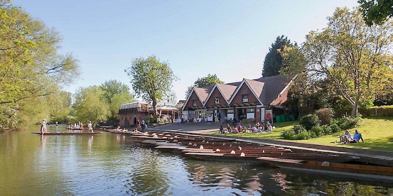 The boathouse and restaurant on the banks of the Cherwell River (Photo courtesy of the restaurant)