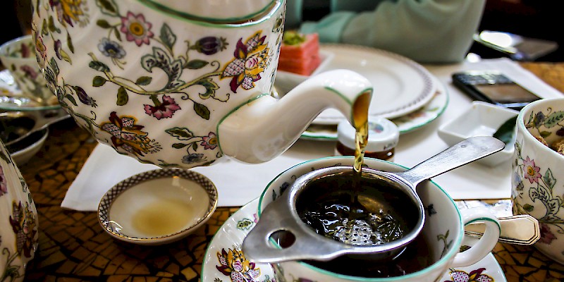 Pouring a cuppa (Photo by Philippe Lorenzo)