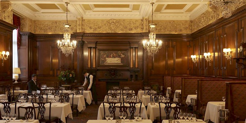 The main dining room of Simpsons-in-the-Strand (Photo courtesy of the restaurant)
