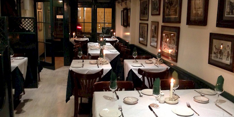 The dining room at Daphne, London (Photo by Dortenik)