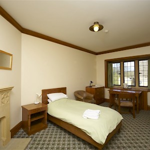 A Grove Quad Single (ensuite) inside the walls at Magdalen College (Photo courtesy of the university)